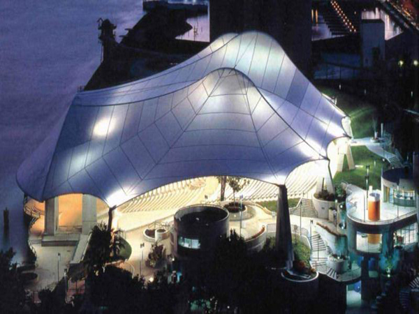 ETFE 膜結(jié)構(gòu)建造的溫室主要有兩大類(lèi)